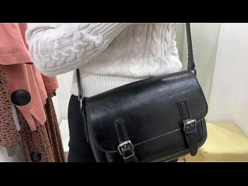 ❤️ Masturbasyon piblik nan jenn femèl FeralBerry ak yon gode nan sal la Fitting ☑ Bèl pònografi nan pònografi ht.ttsex.ru ❌️❤